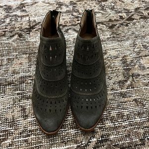 Never worn Sofft Boots Size 8.5